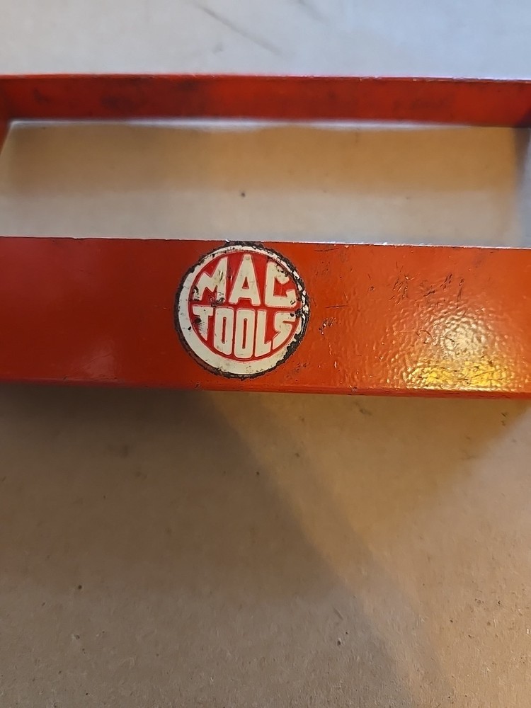 Mac Tools Vintage Metal Deep Well Socket Holder Red USA XT8