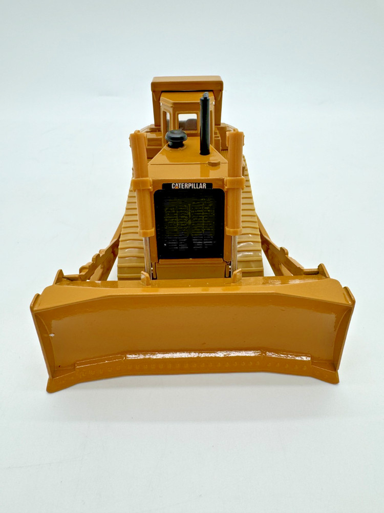 CAT Caterpillar D10N Track Type Tractor 1:50 Scale NEW