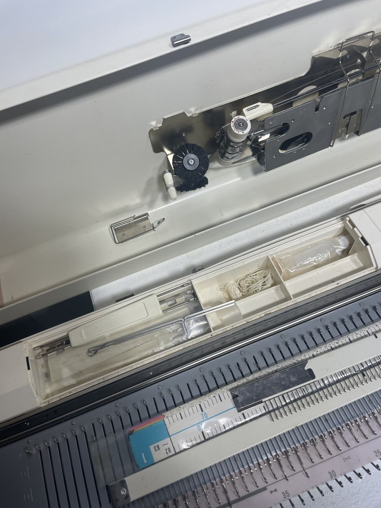 Brother Chunky Knitting Machine KH260
