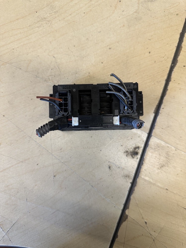 2014 Freightliner Cascadia Switch Panel