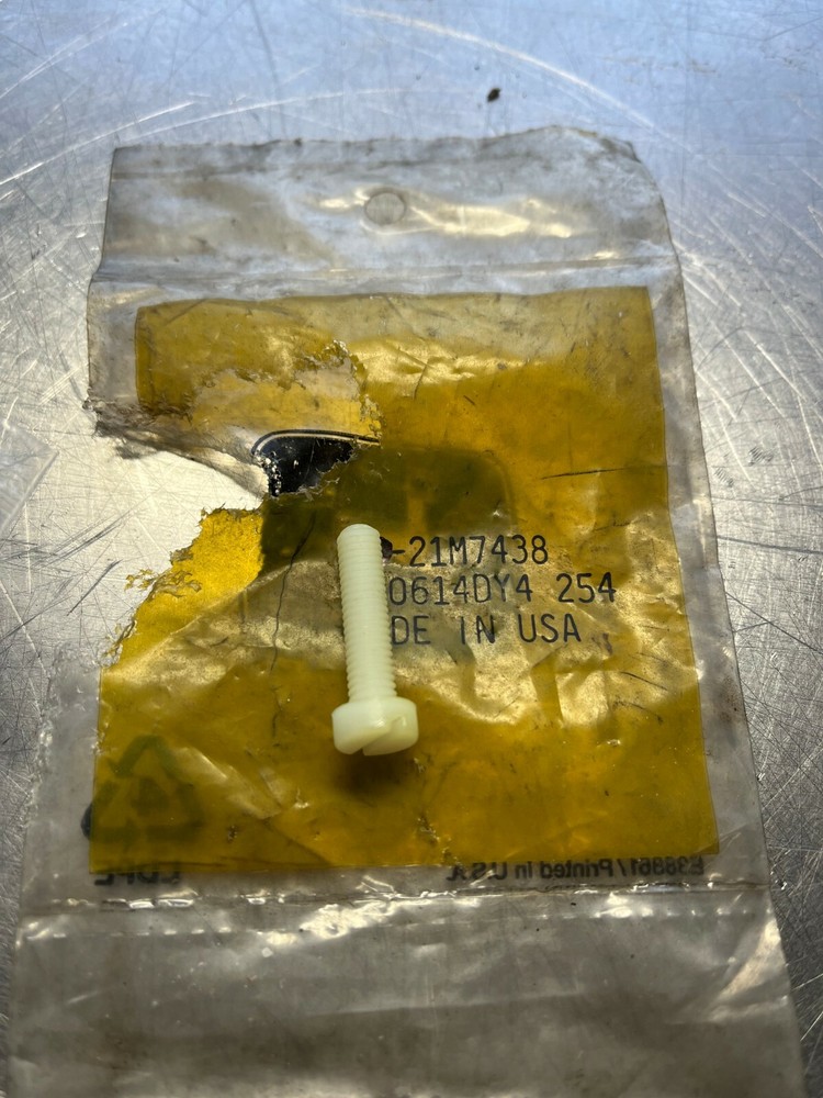 21M7438  Genuine OEM  John Deere  SCREW