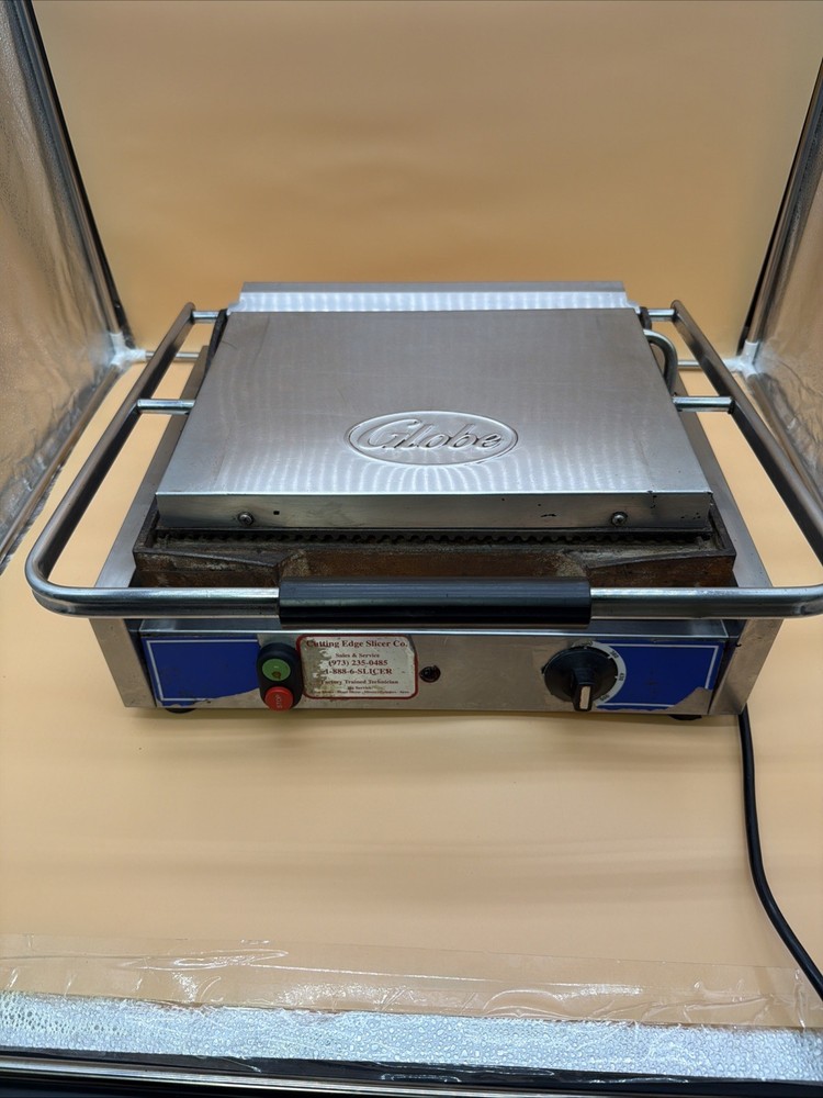 Used 14" x 14" Globe Commercial Panini  Press, Good Condition !
