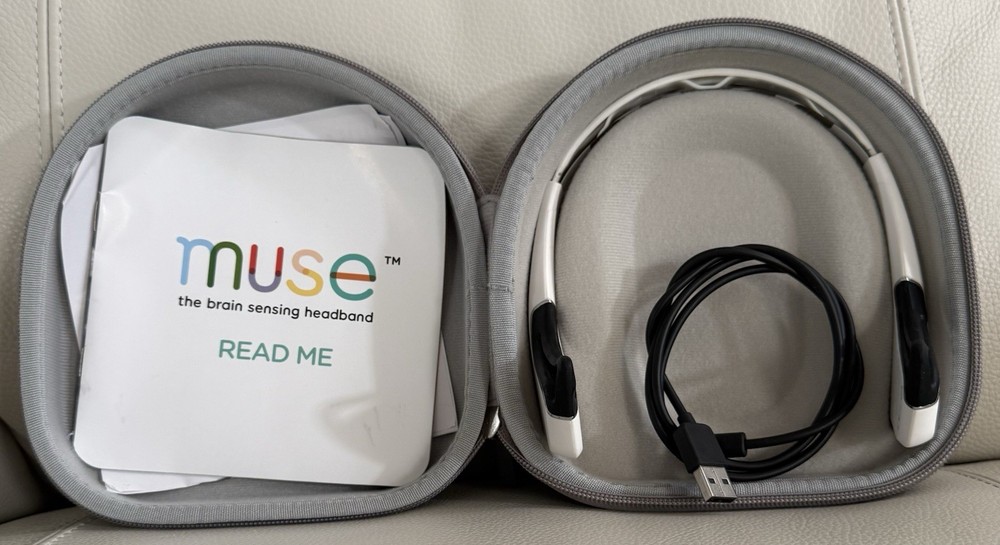Muse Brain Sensing Headband MU-01  Meditation Device w/ Case Tested  (WHITE)