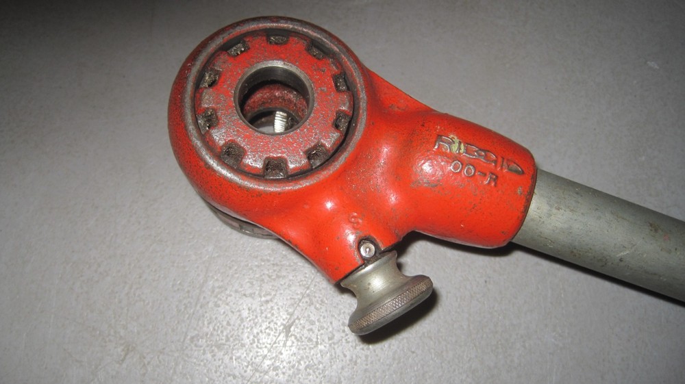 RIDGID 00-R PIPE THREADING RATCHET WITH 1/2" DIE