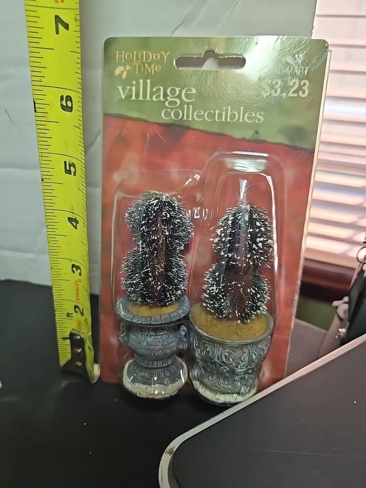 Set of 6 Assorted Packages. Christmas Tree Bundle