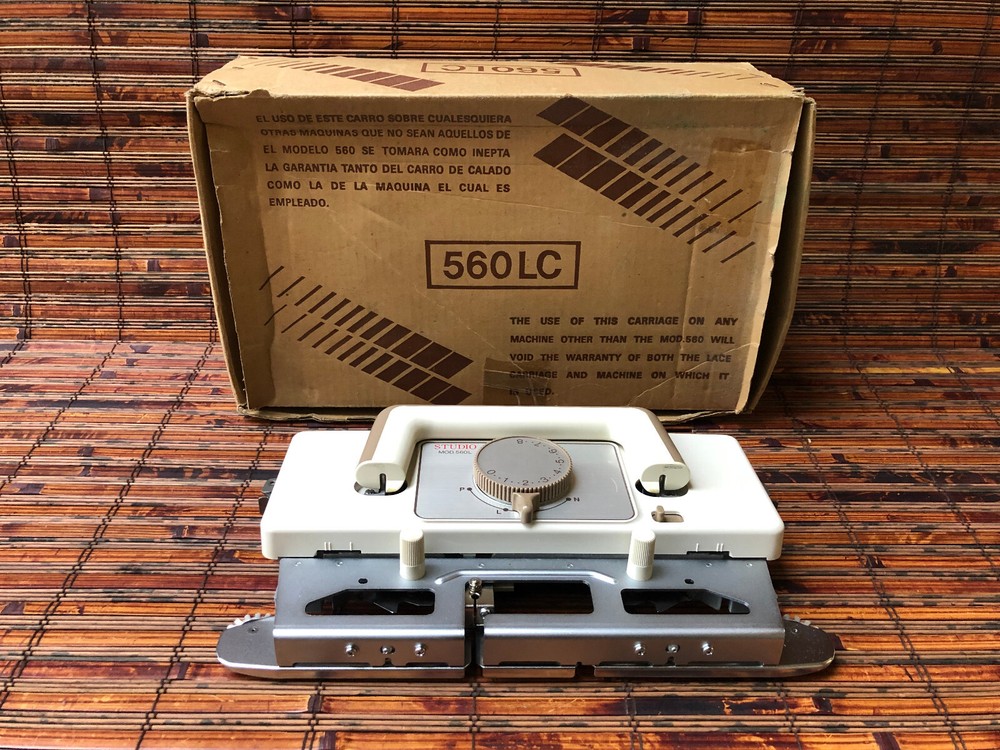 STUDIO MOD 560L KNITTING MACHINE CARIAGE ONLY, NO ATTACHMENTS