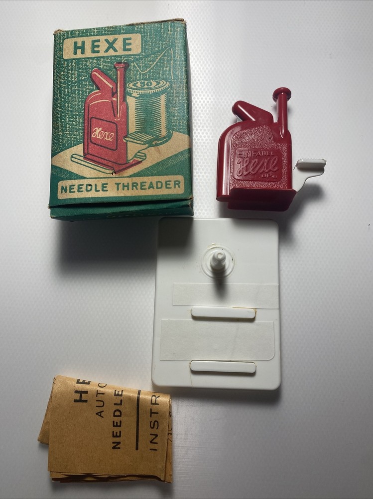 Vintage HEXE Red Plastic Automatic Needle zar