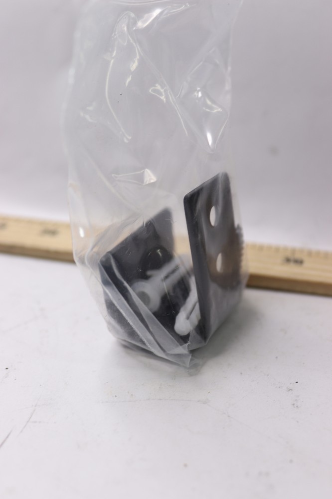 Winsoon Adjustable Floor Guide Wall Mount Bottom Hardware System GCM5160