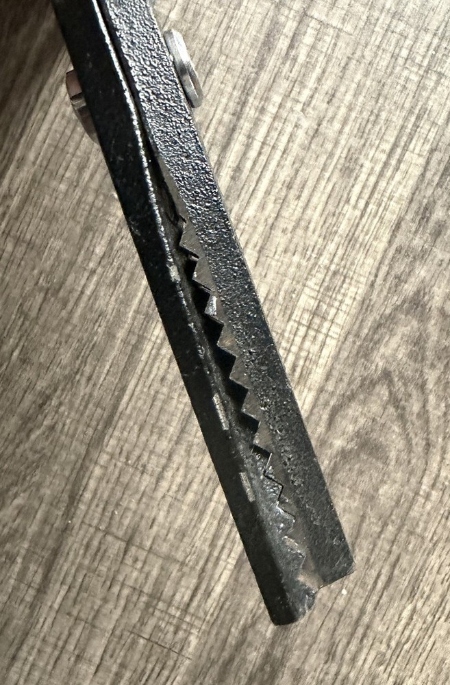 Cast Iron Sewing Scissors Pinking Shears Zigzag Cut