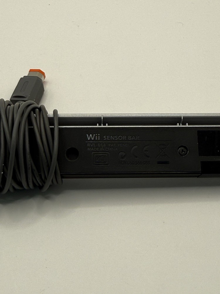 Nintendo RVL014 Original Wii Sensor Bar - Silver