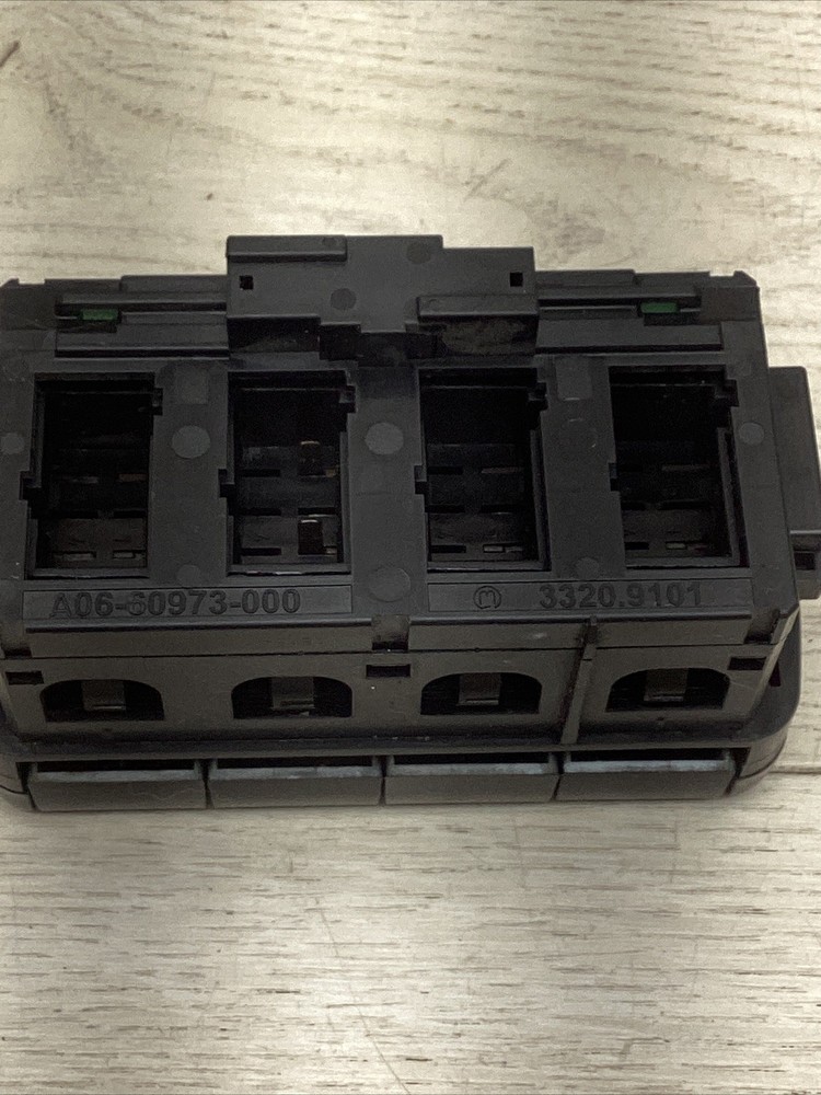 2008-2021 Freightliner CASCADIA SWITCH Dash Panel - Used