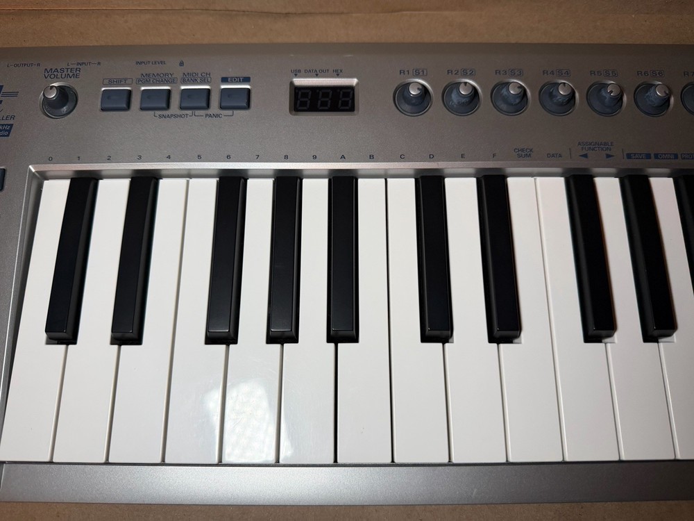 Edirol PCR-1 USB Interface/ Mini Keyboard Controller Only | Silver