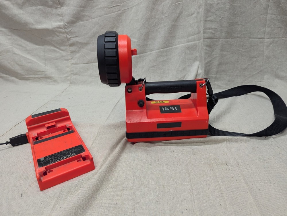 Streamlight LiteBox EMS Firefighter Flashlight With Charger
