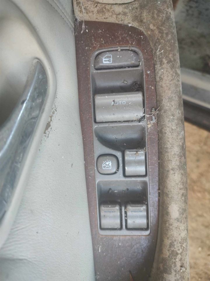 J30 1994 Fuse Box Cabin 6740