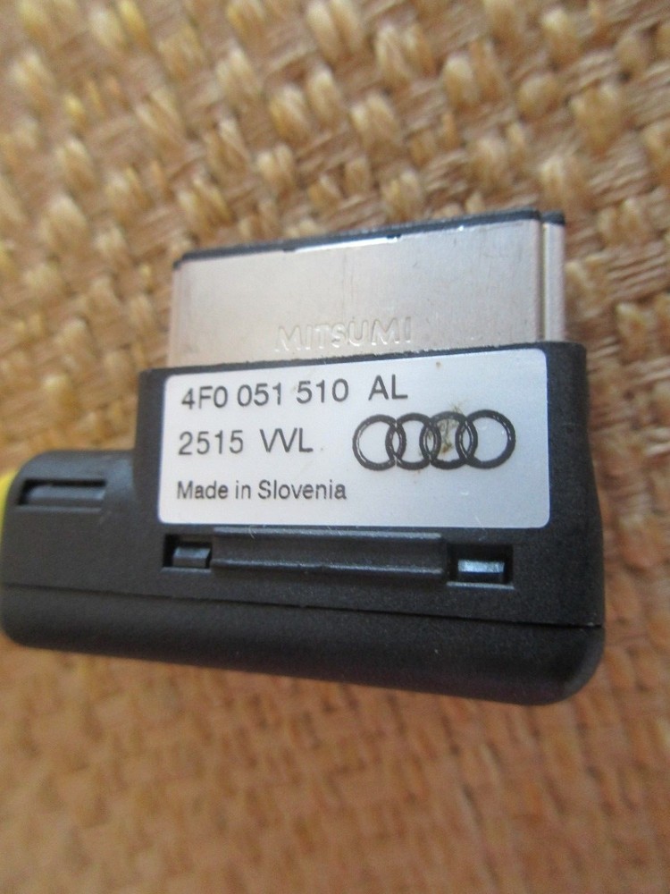 2010-2018 AUDI MUSIC INTERFACE iPHONE LIGHTNING ADAPTER CABLE 4F0 051 510 AL OEM