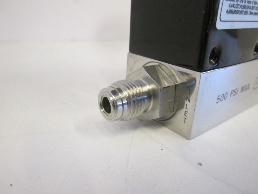 Unit Instruments, UFC-1200A, Mass Flow Controller, 200 SCCM, NF3, Used