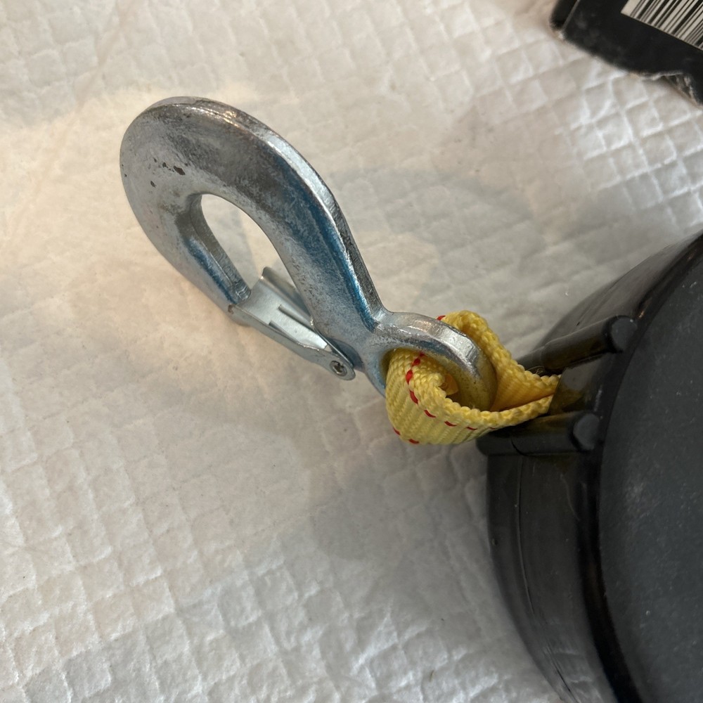 IIT 10-1/2’ Retractable Tow Strap