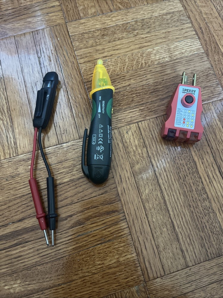 Green Lee Voltage Tester Lot, Electrical Tools