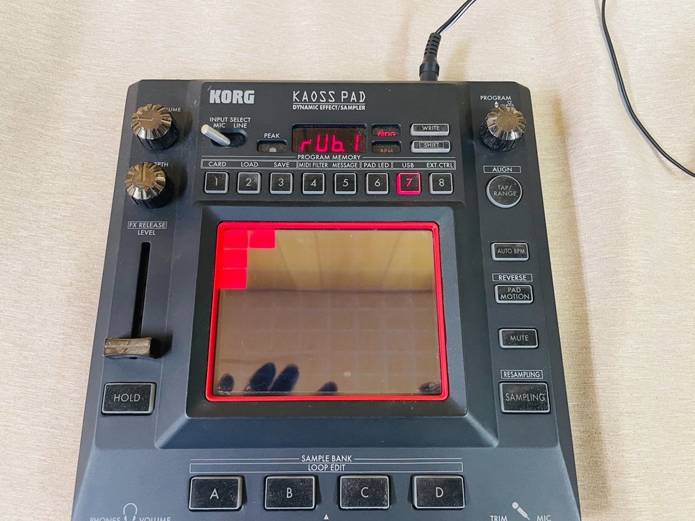 KORG KAOSS PAD KP3 Sampler Effects Processor Tested