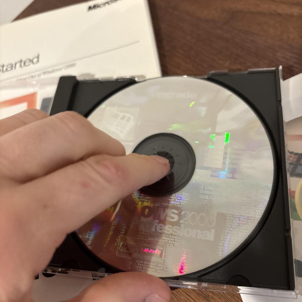 Microsoft Windows 2000 Professional Retail Box, Upgrade Version