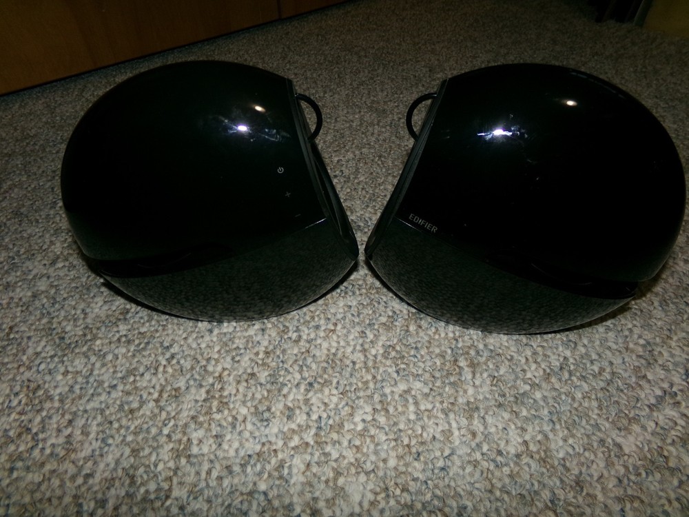 Edifier Model E25 Luna Eclipse Powered Computer Speakers - Excellent Sound