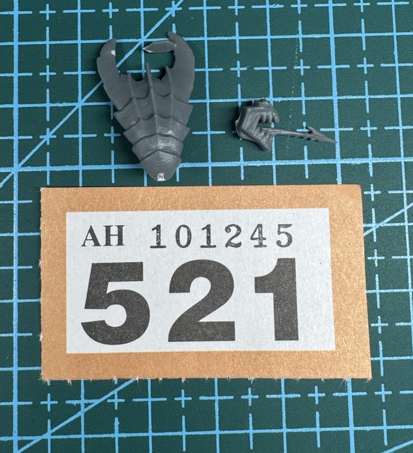Tyranid Warrior Head Complete Helmet Crest Chitin 40K Bits Kitbash Leviathan