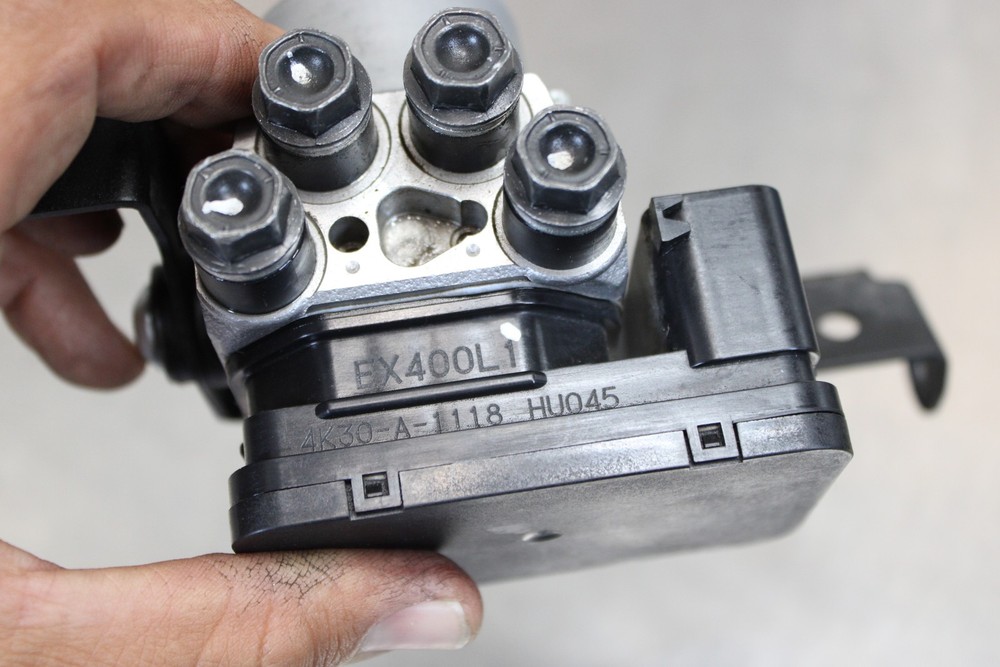 24-26 KAWASAKI Z500 ABS ABS PUMP UNIT MODULE