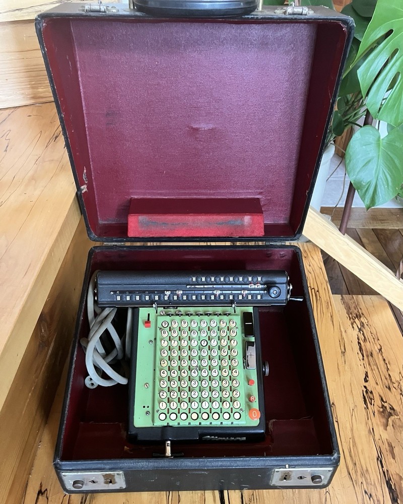 Vintage Monroe High Speed Adding Machine/Calculator With Original Box Untested