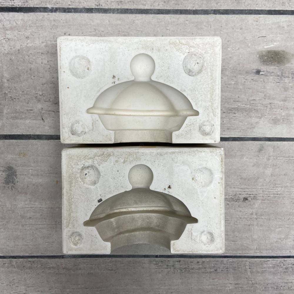 Vintage Unbranded Slip Casting Mold Ceramic 4D Lid #24B