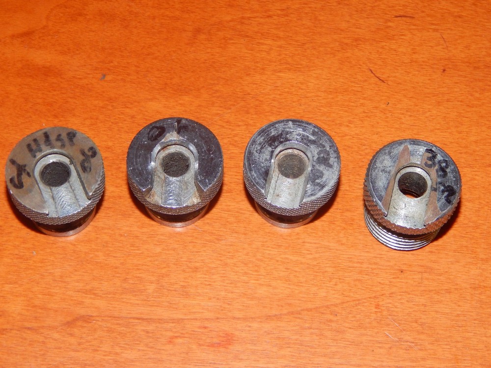 (4) Unbranded Herters reloading press shell holders 1 threaded