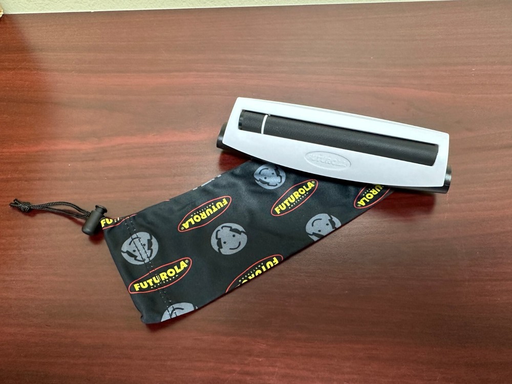 FUTUROLA White King 110/109 Size Roller w/Bag