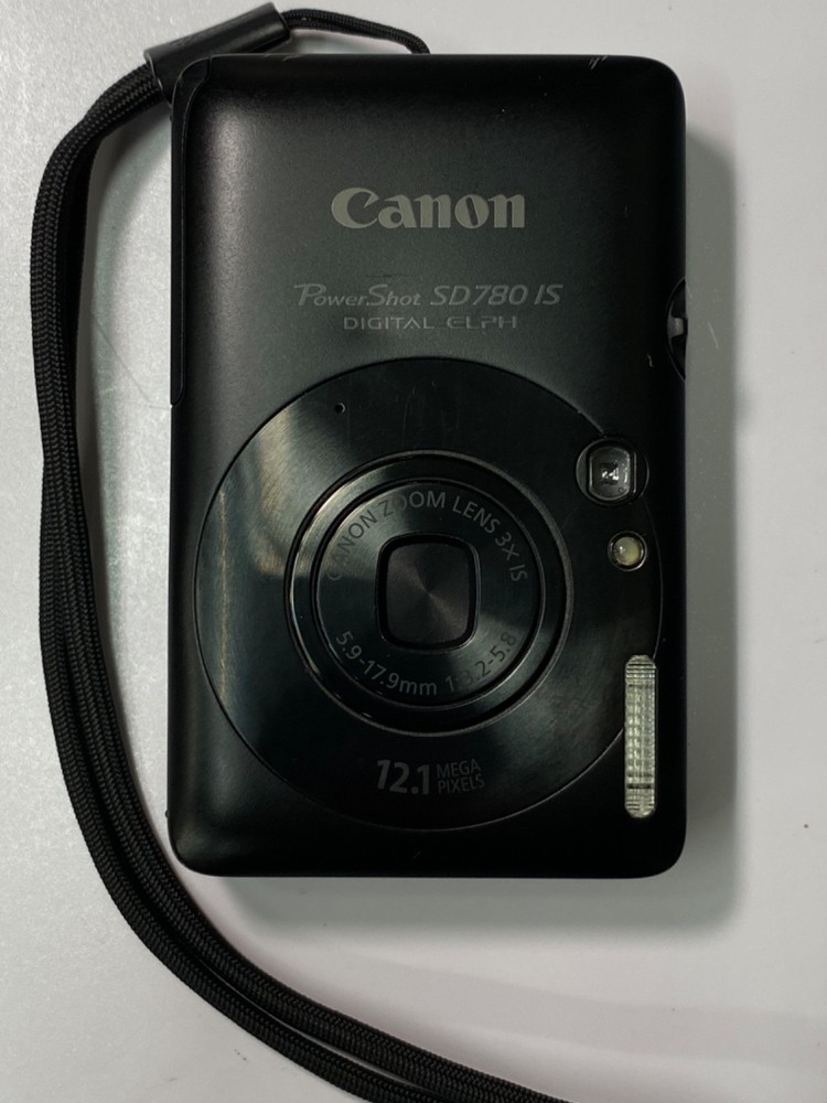 Canon PowerShot Digital ELPH SD780 IS 12.1 MP Compact Camera Bundle *WORKING
