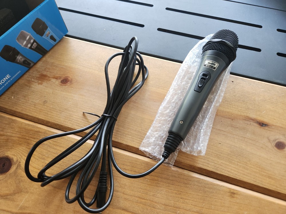 MOUKEY MWm-5 Professional Dynamic Microphone, Karaoke