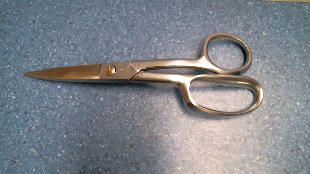 Klein Tools Right Handed Curved Carpet Shears    ... FS