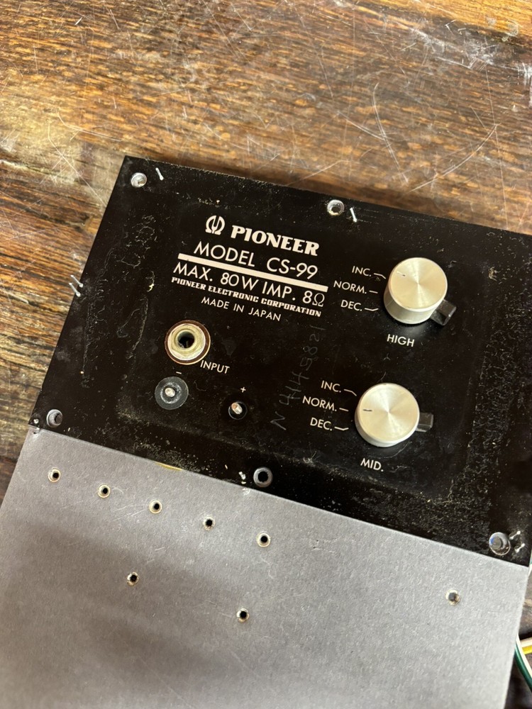 One Pioneer CS-99 Speaker Crossover WORKS BUT NEEDS SOME WORK, READ