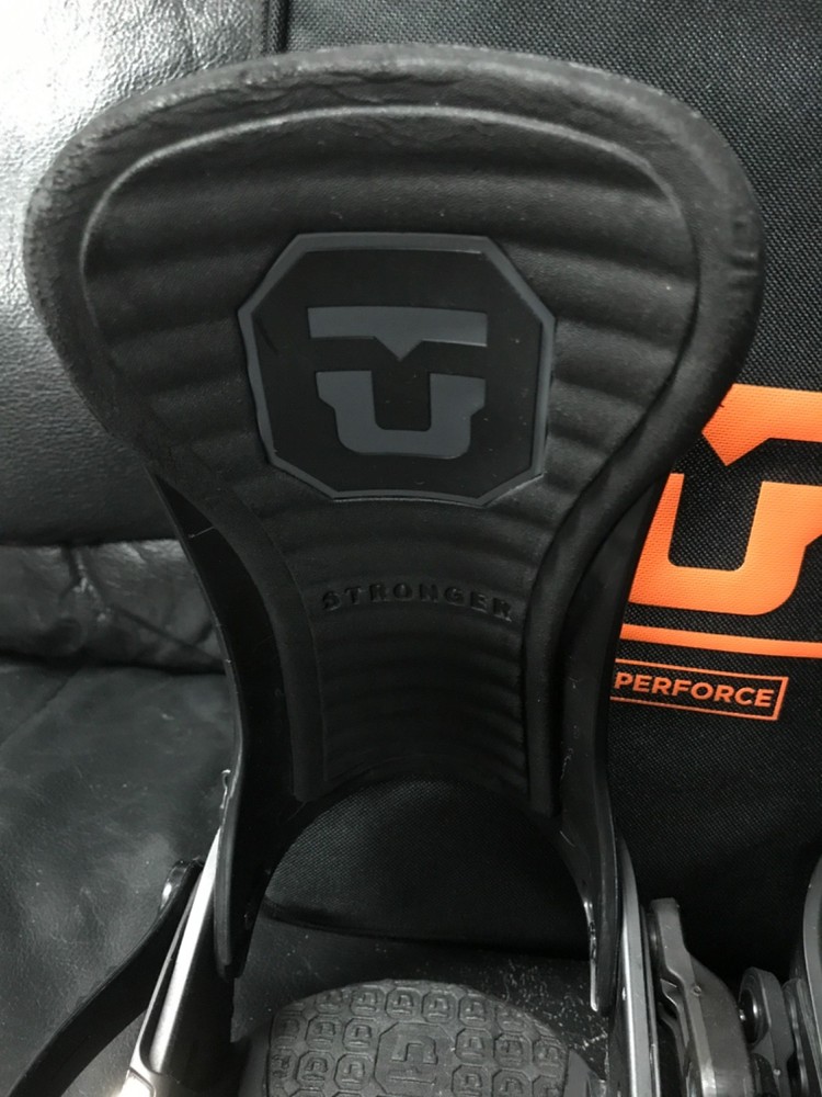 union bindings house gorilla with bag