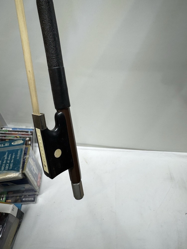 Violin Bow Stamped Glasser 27"