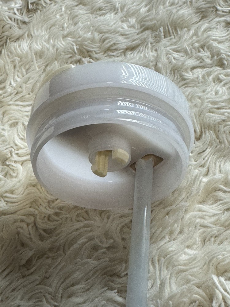 White/cream Stanley 30z Willow Bridge