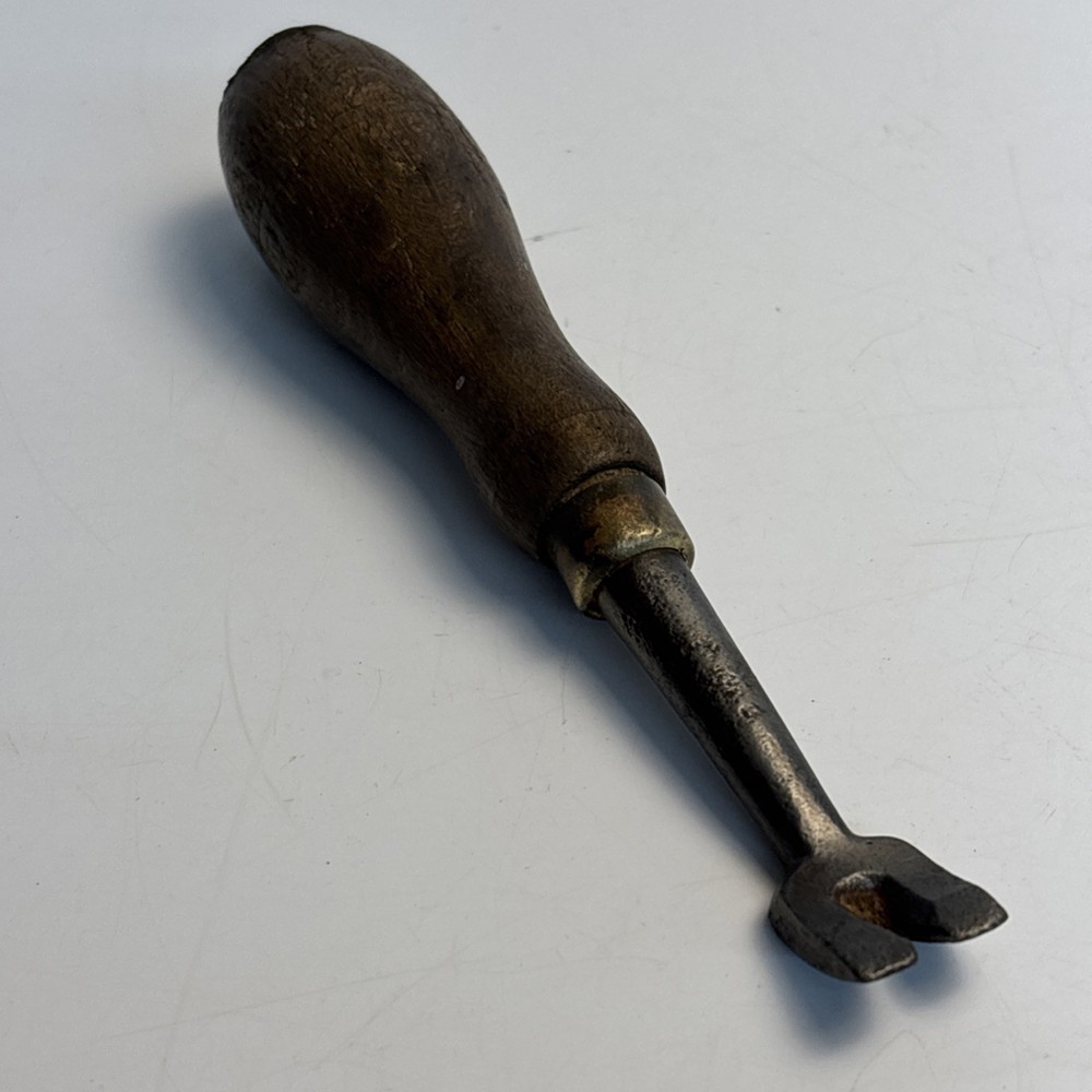 Antique Small Pry Bar Wood Handle 6” Nail Puller Tool