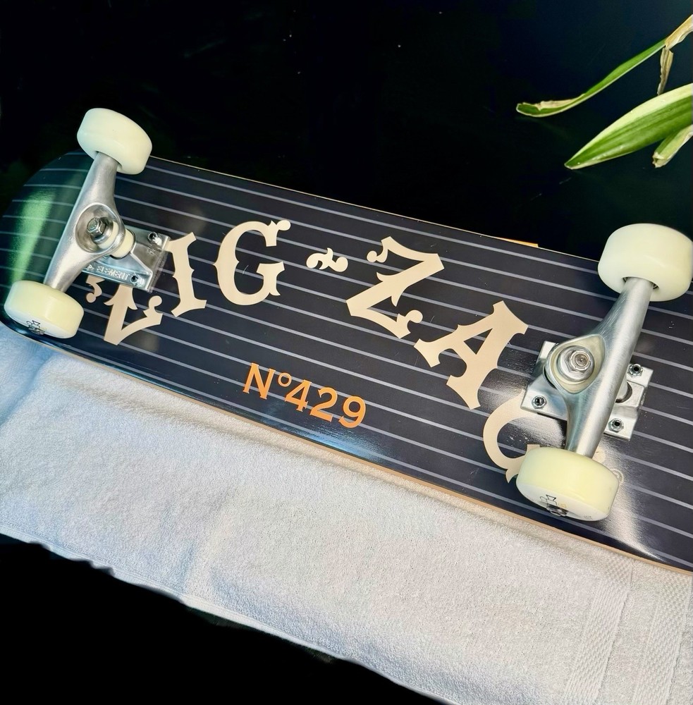 Element Zig-Zag N°429 Complete Skateboard w/ Element Trucks & Bones Wheels