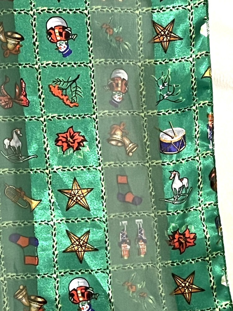 Vintage Polyester Christmas Themed Table Runner 60”x13”