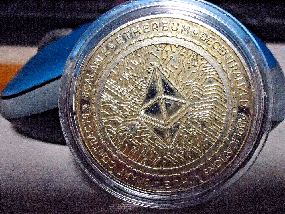 RAWAKK / Ethereum (ETH) - TOKEN I PLASTIC AIR TIGHT HOLDER