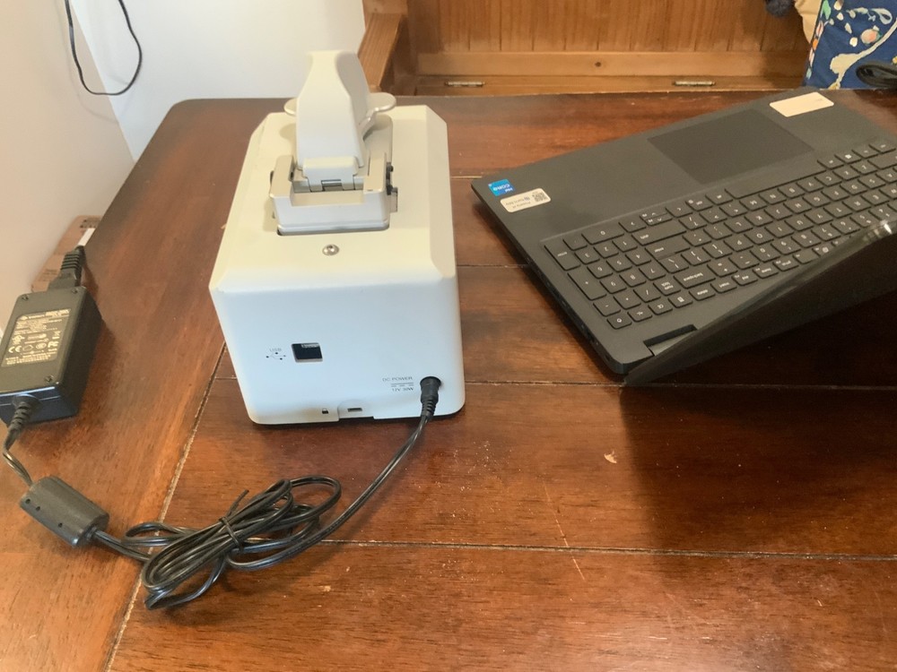Nanodrop 2000c with Dell Latitude 3520 computer and software