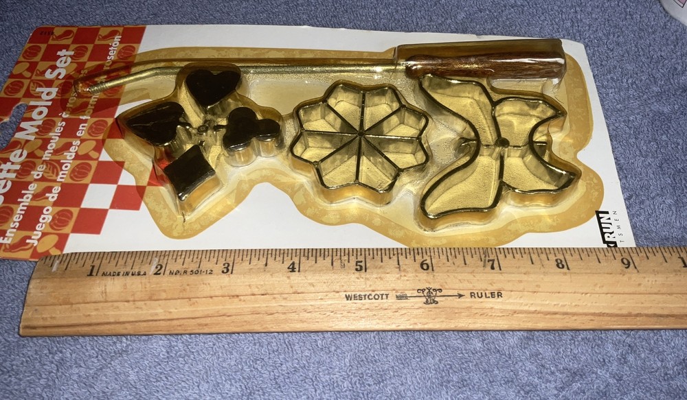 Vtg Rosette Mold Set In Package Fox run