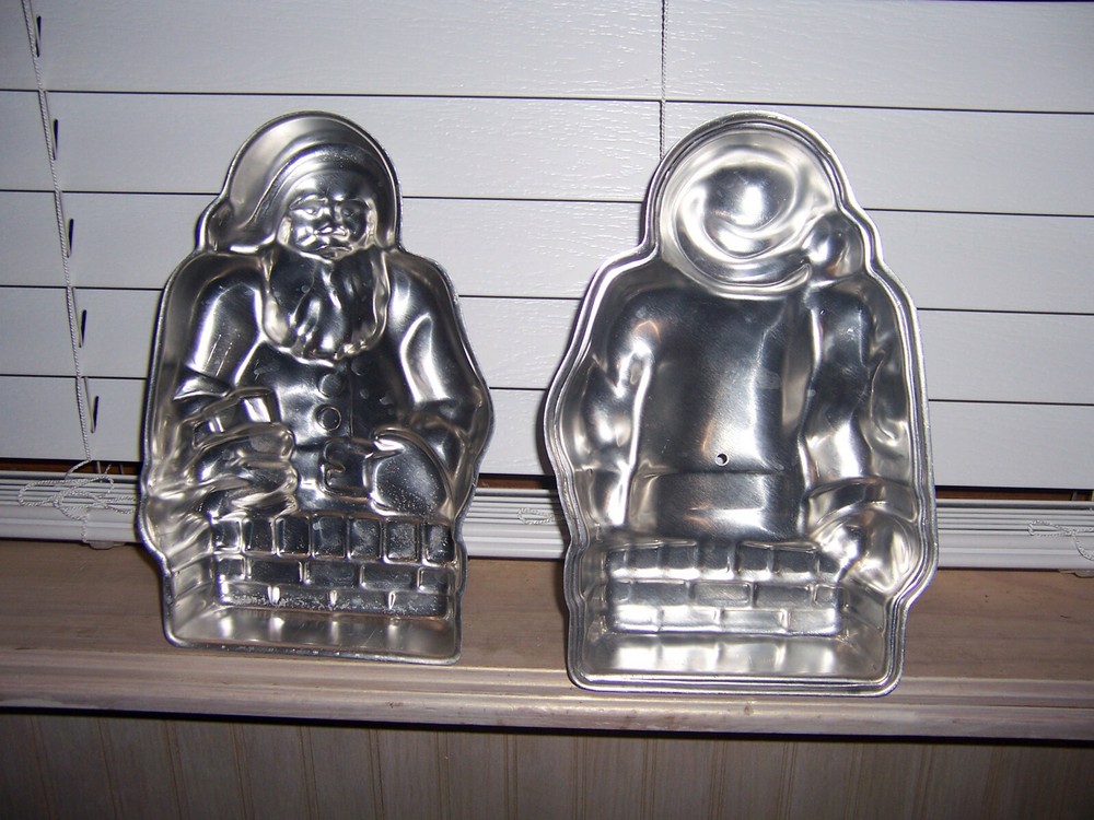 2 Piece Cake Pan 3D Santa Claus Mold