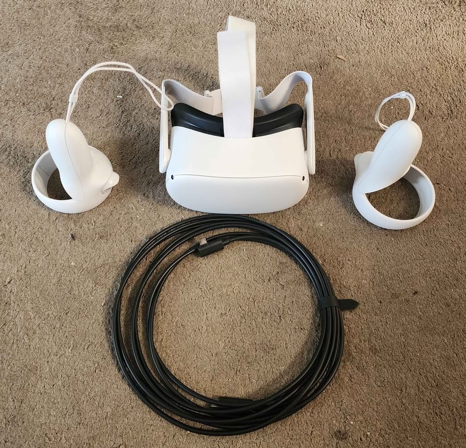 Meta Quest 2  256gb Headset + ontrollers + Link Cable