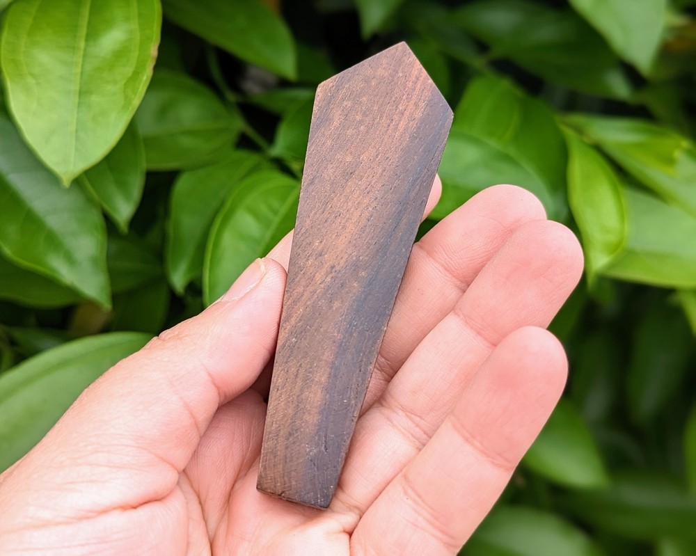 1 wood pipe