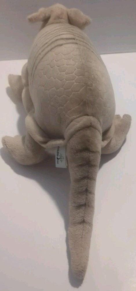 Armadillo Wildlife Tree 16 Inch