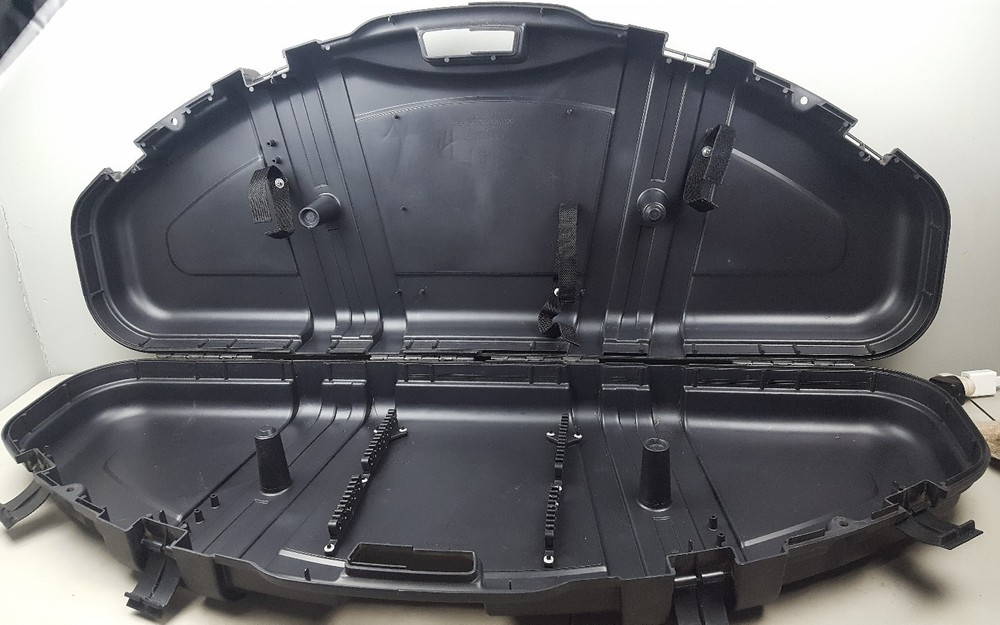 Plano Protector Series PillarLock black Compact Bow & Arrow Case model # 1111-00