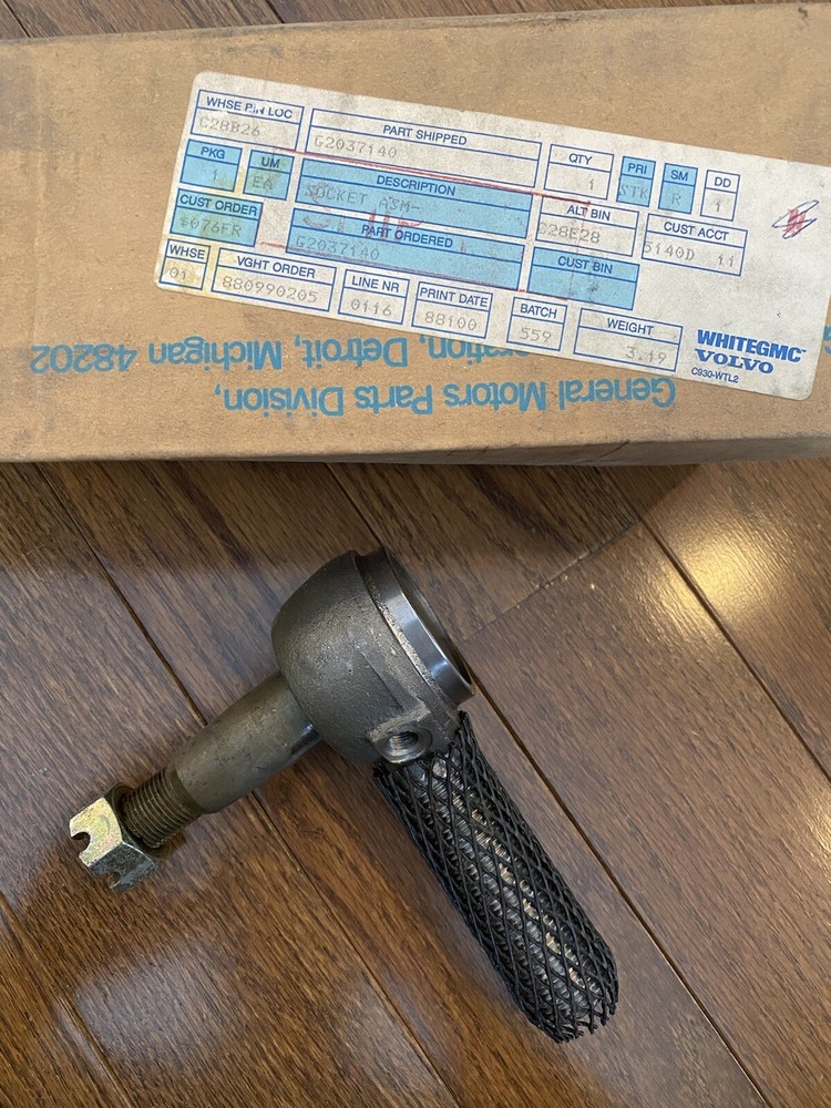 WhiteGMC Volvo G2037140 Socket ASM. OEM. NOS